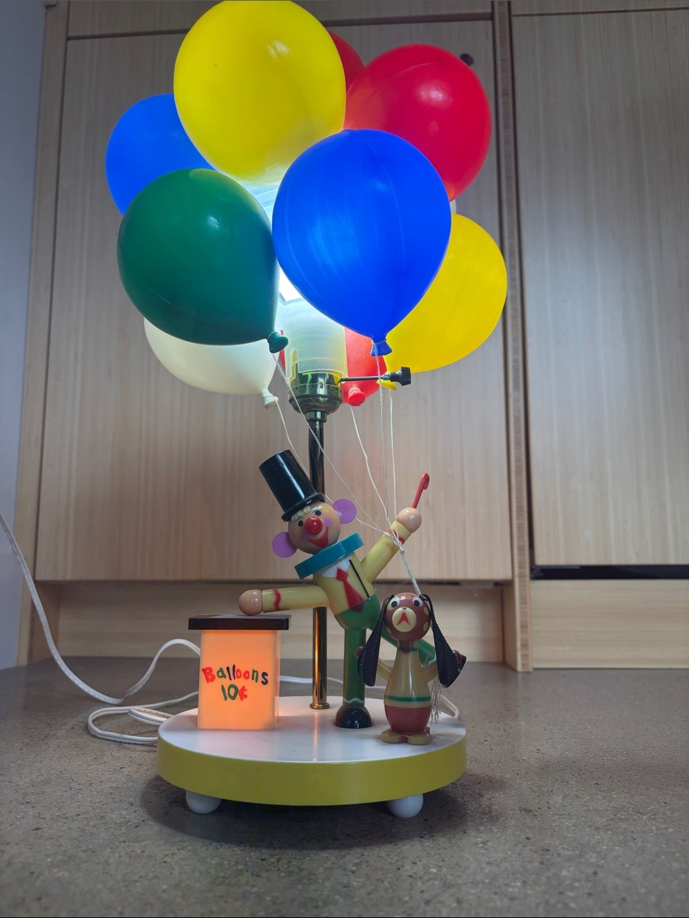 Vintage 70’s Dolly toy company balloon vendor lamp & nightlight whimsy nostalgia
